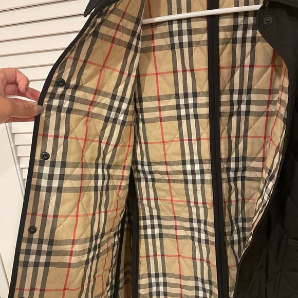 Burberry Women’s Quilted Jacket size M - Picture 9 of 10